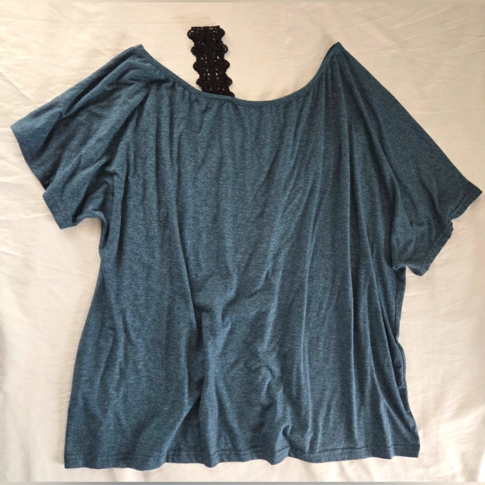 Curve Off Shoulder Baggy Crochet Strap Tee, Teal Size 4X (fits like 3X) Used
